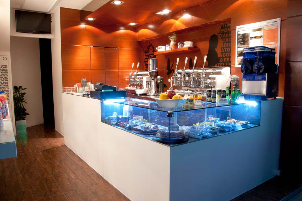 front_bar_view_diverso_coffee_and_shop_kyriakos_trikaliotis_design